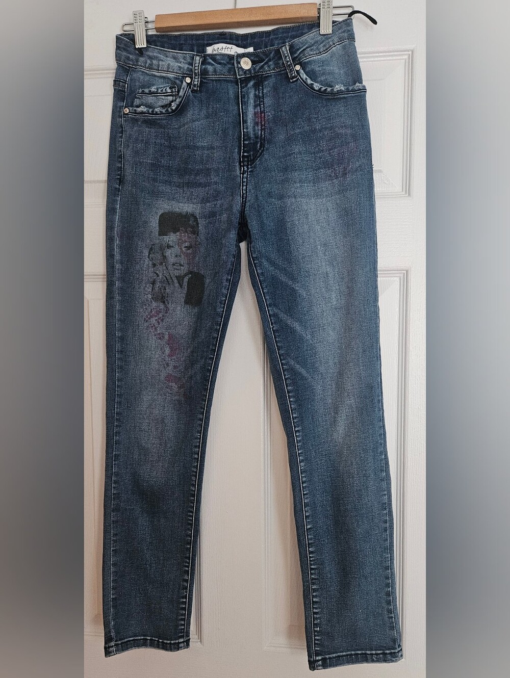 Cute European Skinny Stretchy Jeans.